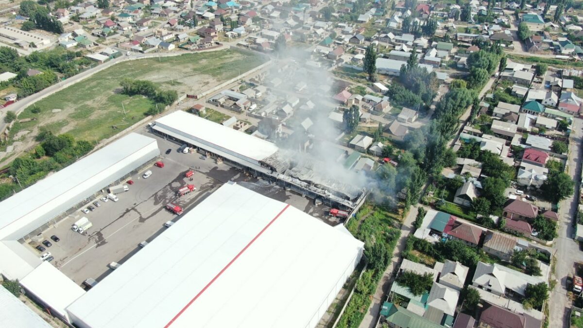 a21f4bc9 cb0a 4f38 8c4f effde26604f0 ФОТО: Последствия пожара на складах на окраине Бишкека