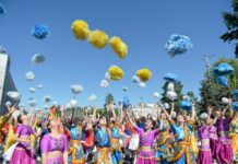 В Бишкеке прошло открытие Международного детского фестиваля «Наристе». Фоторепортаж