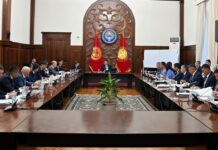 Садыр Жапаров губернаторлор менен жумушчу кеңешме өткөрдү