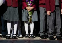 В школах Кыргызстана предлагают ввести единую форму