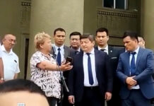 «Зачем мне ККМ?» Парикмахер на митинге озадачила Акылбека Жапарова