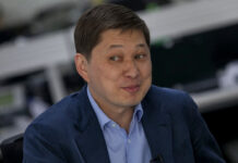 Сапар Исаков министрлер кабинетинин башчысы Акылбек Жапаровго жооп берди