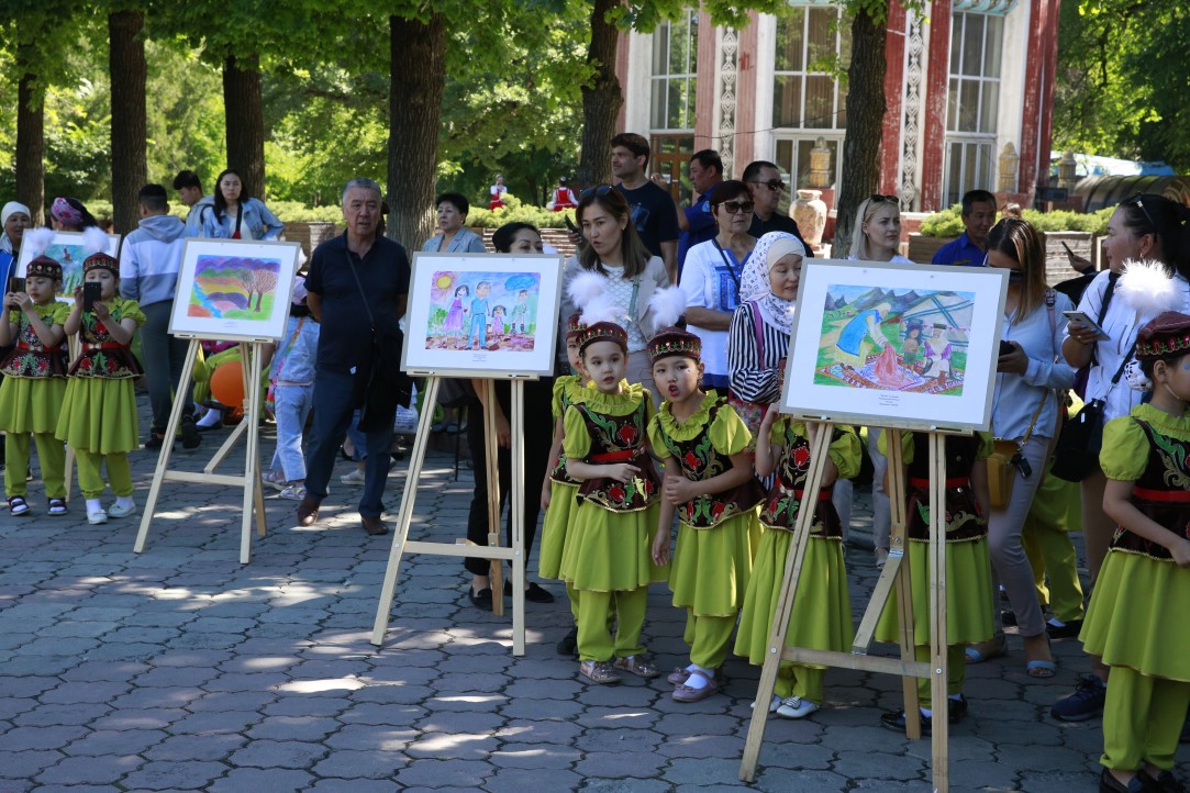 rg 0942 В Бишкеке прошло открытие Международного детского фестиваля «Наристе». Фоторепортаж