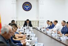 Бакыт Төрөбаев экономика тармактарын күз-кыш мезгилине даярдоо боюнча республикалык штабдын жыйынын өткөрдү