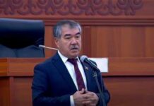 «Могу конфетти ала гой да, добушунду бер деп келип жатасыңар. Бул эмне деген мамиле?», — эл өкүлү