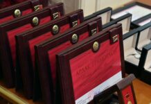 Президент вручил госнаграды отечественным предпринимателям