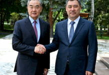 Садыр Жапаров Кытайдын тышкы иштер министри Ван Ини кабыл алды