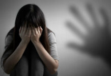 В Чуйской области мужчина подозревается в вовлечении 10-летней падчерицы в порнобизнес