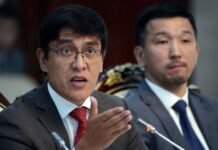 Жогорку Кенеш потребовал отставки Эдиля Байсалова