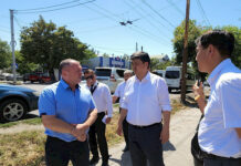 Төрөбаев Бишкектин көчөлөрүн кыдырып, ирригация тармагы менен таанышты