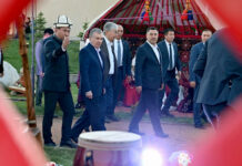 Жапаров, Токаев жана Мирзиёев Ысык-Көлдө этномаданий туризм менен таанышты