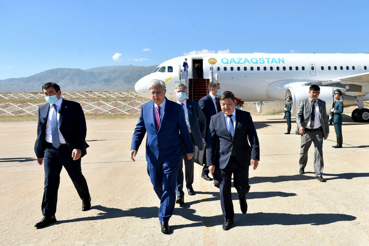 62d7da43d8a57 thumb В Кыргызстан прибыл президент Казахстана Касым-Жомарт Токаев