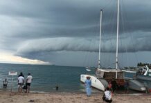 Иссык-Куль: град размером со спичечный коробок и облако-кольцо. Фото