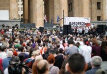 Тбилисиде митингчилер грузин бийлигине өз талаптарын аткаруу үчүн жети күндүк мөөнөт берди