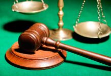 16 жаштагы кызды зордуктоого шектелгендерди бошоткон судья өз калоосу менен кызматын тапшырды