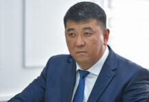 “Чүй облусу эң алдыңкы орунда туруш керек болчу”: Садыр Жапаров Чүй губернатору Нурил Алымбаевдин ишин сынга алды