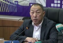 Акылбек Жапаров энергетика министри Доскул Бекмурзаевге оозеки эскертүү берди