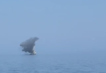 На Иссык-Куле в районе села Комсомол задымился теплоход. ВИДЕО