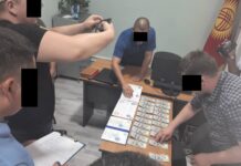 У врача выявили поддельный диплом. Он пытался подкупить сотрудника ГКНБ за $2 тысячи