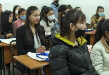 Келечек билимдүү жаштардын колунда