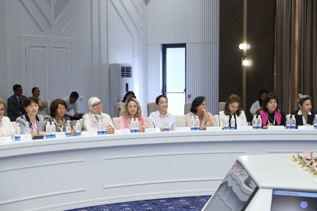 Женщины на конференциях. Конференция USAID В Киргизии. Женская конференция в ОАЭ. Энергетика Кыргызстана. Конференция саммит