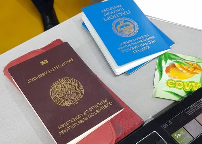 5c247295 907c 4996 bf28 bb3a7cd887fe ГКНБ задержал сотрудницу ЦОНа за взятки и незаконную выдачу паспортов