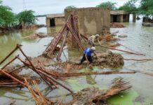В Пакистане в результате наводнения погибли более тысячи человек