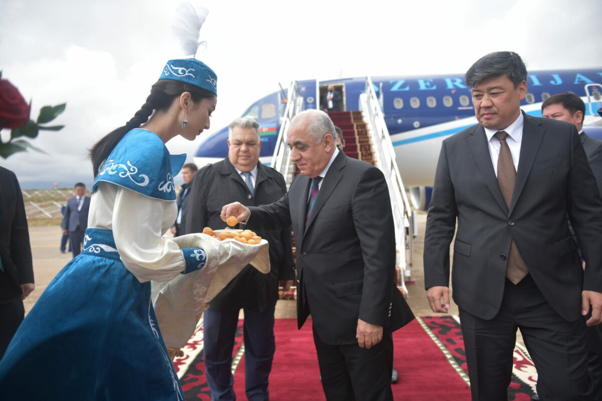63072958a6425 В Кыргызстан прибыли премьер-министры Азербайджана и Армении