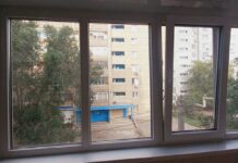 В Бишкеке 13-летний мальчик выпал из окна восьмого этажа