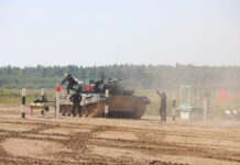 Глава Минобороны КР принял участие в открытии «АрМИ-2022» в России