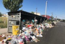 Кок-Жар утопает в мусоре. В мэрии ответили жителям района