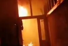 На окраине Бишкека сгорел особняк. Видео