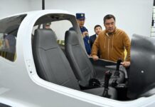 Президент Өзгөчө кырдаалдар министрлигине (ӨКМ) жаңы атайын техникаларды тапшырды