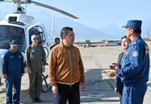 Садыр Жапаров передал новую спецтехнику для МЧС. Фото