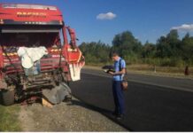 Микроавтобусту артынан келип сүзгөн жүк ташуучу унаанын айдоочусу да каза болгон