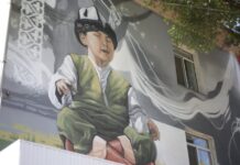 В центре Бишкека появился новый мурал. Фото