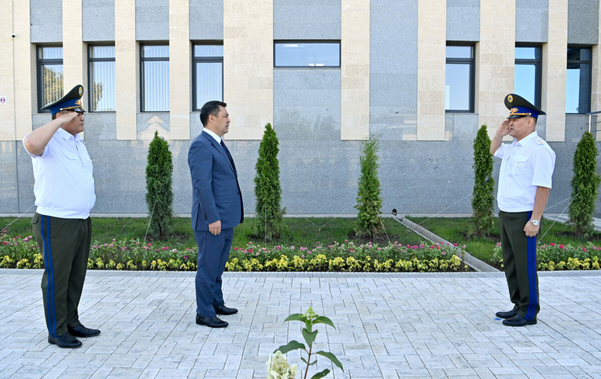 dos 4039 Садыр Жапаров торжественно открыл новое здание органов нацбезопасности. ФОТО
