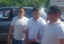 В Оше за вымогательство взятки задержан работник сельской управы