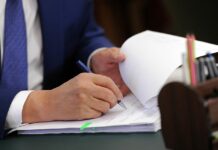 «Кыргыздипсервис» передан в ведение Управления делами президента