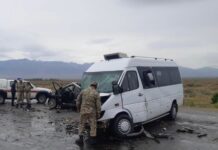 Названа причина ДТП на Иссык-Куле, где погибли два человека и 23 пострадали