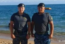 На Иссык-Куле милиционеры спасли тонувших сестер