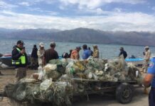 Из Иссык-Куля вытащили более 27 км рыболовных сетей