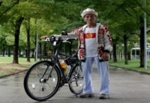 75-летний житель Оша за 45 дней добрался на велосипеде до Турции посмотреть ВИК