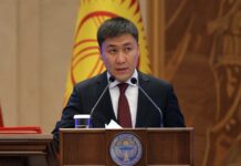 Учился в пяти вузах, владеет 4-мя языками. Что известно о задержанном министре образования