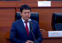 Депутат: Кыргызстанцы вынуждено получали гражданство РФ, а теперь их отправляют воевать в Украине