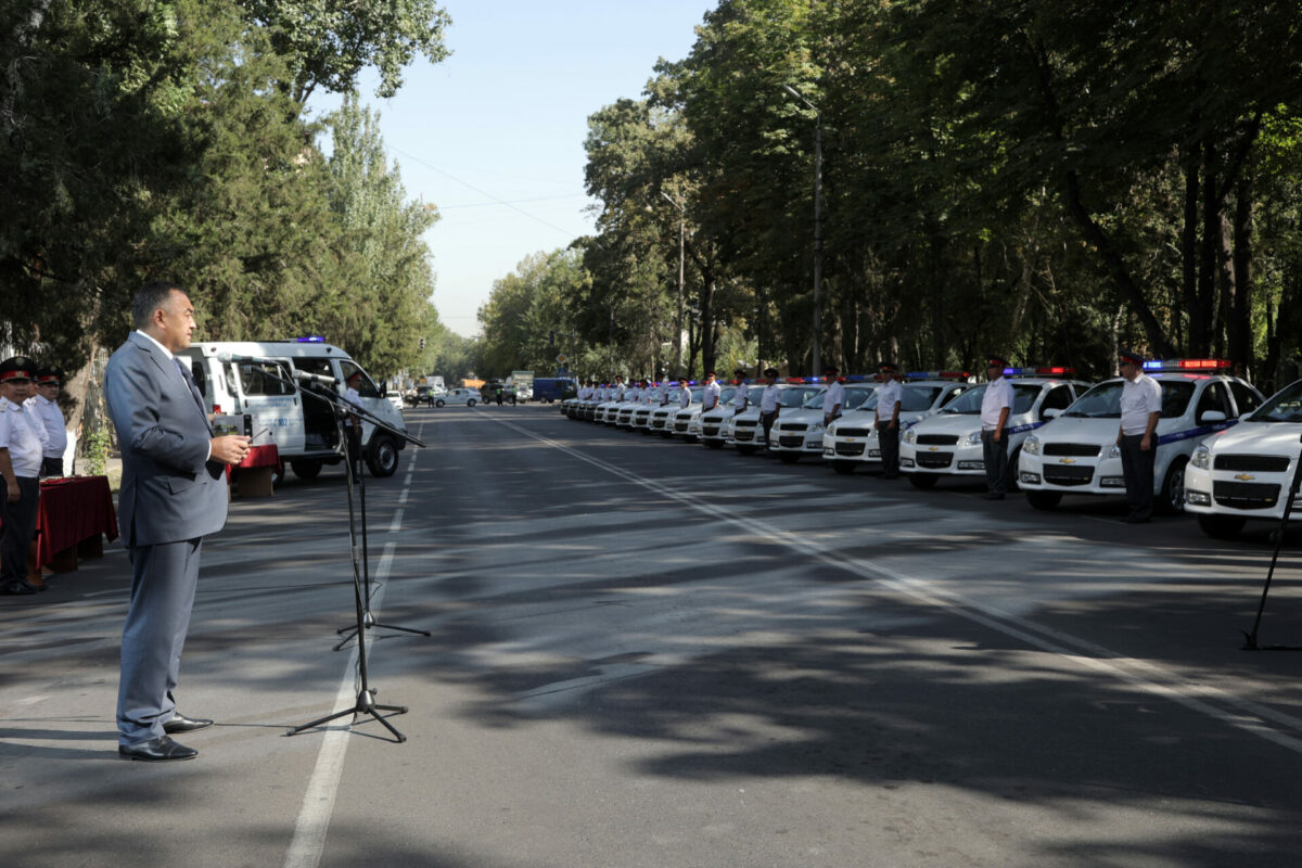 2T2A4440 Компания "Альянс Алтын" передала кыргызстанской милиции 18 новых автомобилей