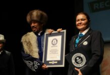 Кыргызстанец установил рекорд по самому продолжительному исполнению эпоса «Манас»