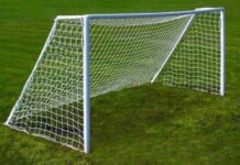 В Ак-Суу школьника насмерть придавили футбольные ворота. Дело прекратили