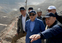 Акылбек Жапаров Нарындагы «Кыргызкөмүр» ишканасына барды