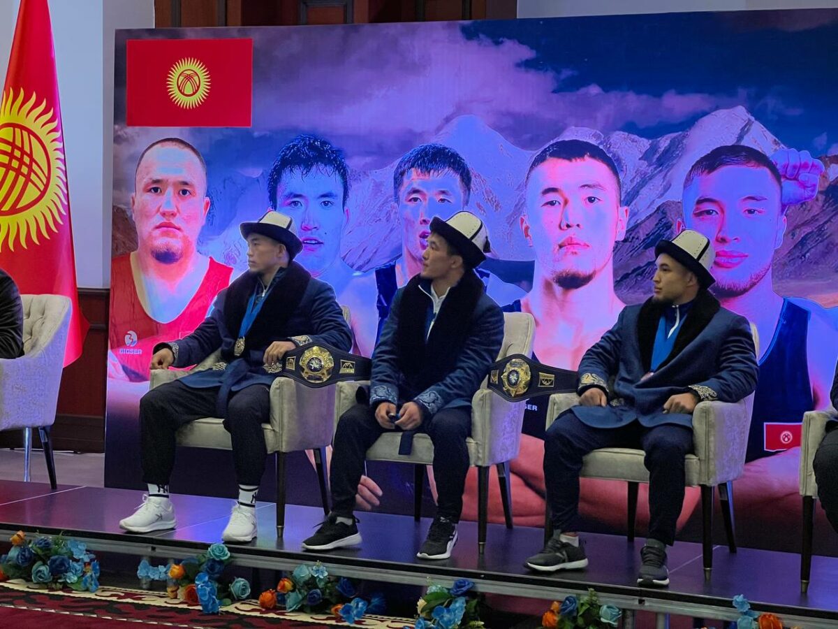 66 В Бишкеке торжественно встретили сборную КР по борьбе